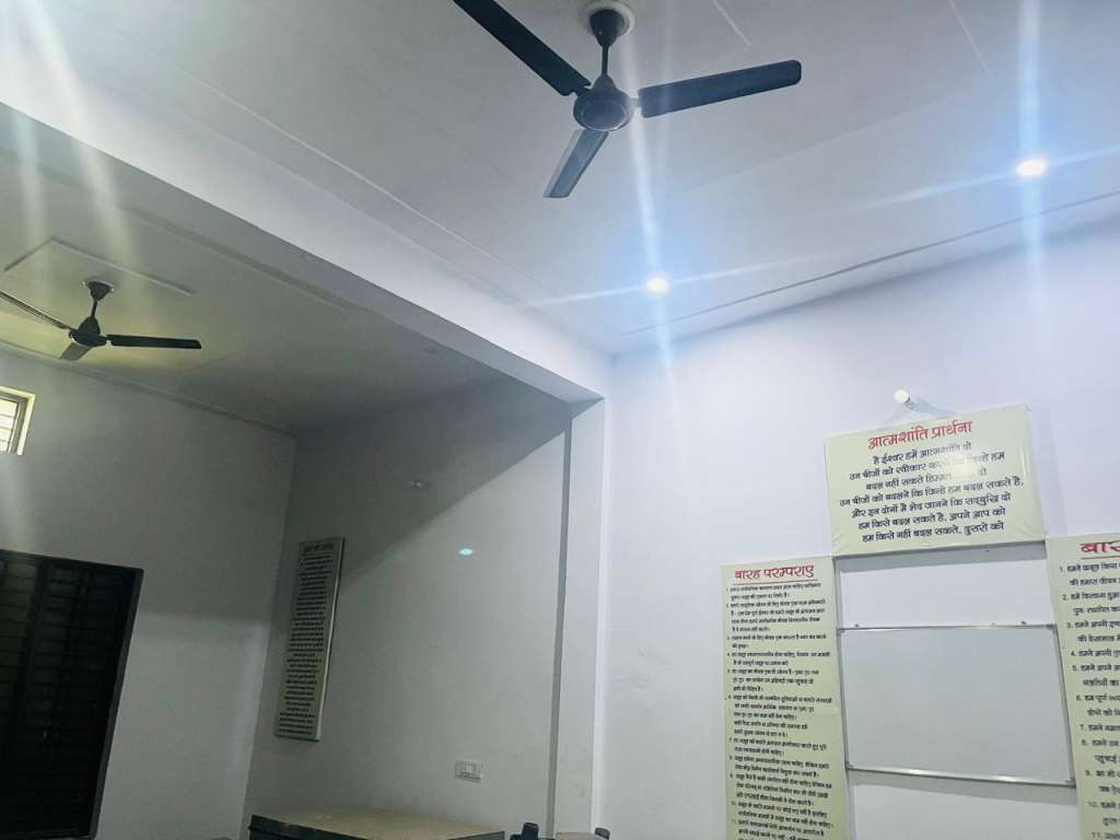 SAMARPAN DE-ADDICTION AND REHABILITATION CENTRE, Ghaziabad ek trusted aur compassionate healthcare centre hai jo alcohol aur drug addiction se joojh rahe individuals ko ek safe, structured aur supportive environment provide karta hai. Hamare centre ka focus sirf addiction chhodwana nahi, balki complete physical, mental aur emotional recovery par hota hai. Yahan evidence-based medical treatment, psychological counseling, behavioral therapies aur holistic care ko ek saath integrate kiya jata hai. Samarpan Centre mein: 24/7 medical supervision Personalized treatment plans Experienced doctors & counselors Confidential & ethical care Family-focused recovery approach hamare patients ko ek nayi shuruaat, positive mindset, aur long-term sobriety ki taraf guide karta hai. Samarpan Centre – Jahan Recovery ko Milti Hai Nayi Disha.