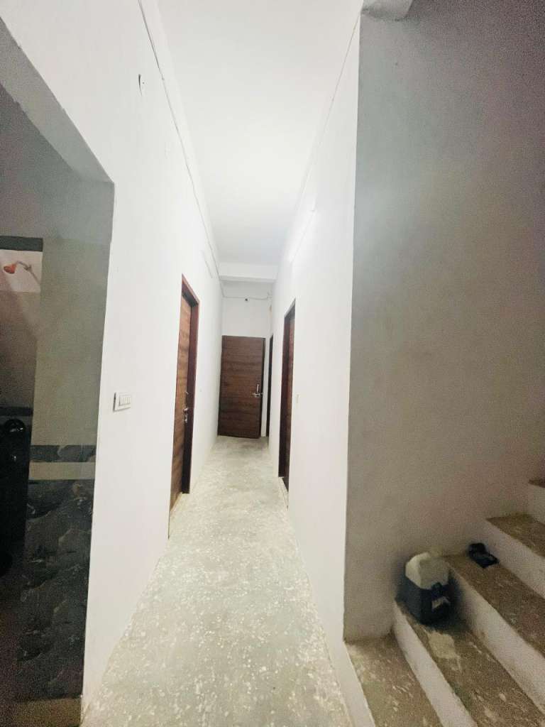 SAMARPAN DE-ADDICTION AND REHABILITATION CENTRE, Ghaziabad ek trusted aur compassionate healthcare centre hai jo alcohol aur drug addiction se joojh rahe individuals ko ek safe, structured aur supportive environment provide karta hai. Hamare centre ka focus sirf addiction chhodwana nahi, balki complete physical, mental aur emotional recovery par hota hai. Yahan evidence-based medical treatment, psychological counseling, behavioral therapies aur holistic care ko ek saath integrate kiya jata hai. Samarpan Centre mein: 24/7 medical supervision Personalized treatment plans Experienced doctors & counselors Confidential & ethical care Family-focused recovery approach hamare patients ko ek nayi shuruaat, positive mindset, aur long-term sobriety ki taraf guide karta hai. Samarpan Centre – Jahan Recovery ko Milti Hai Nayi Disha.